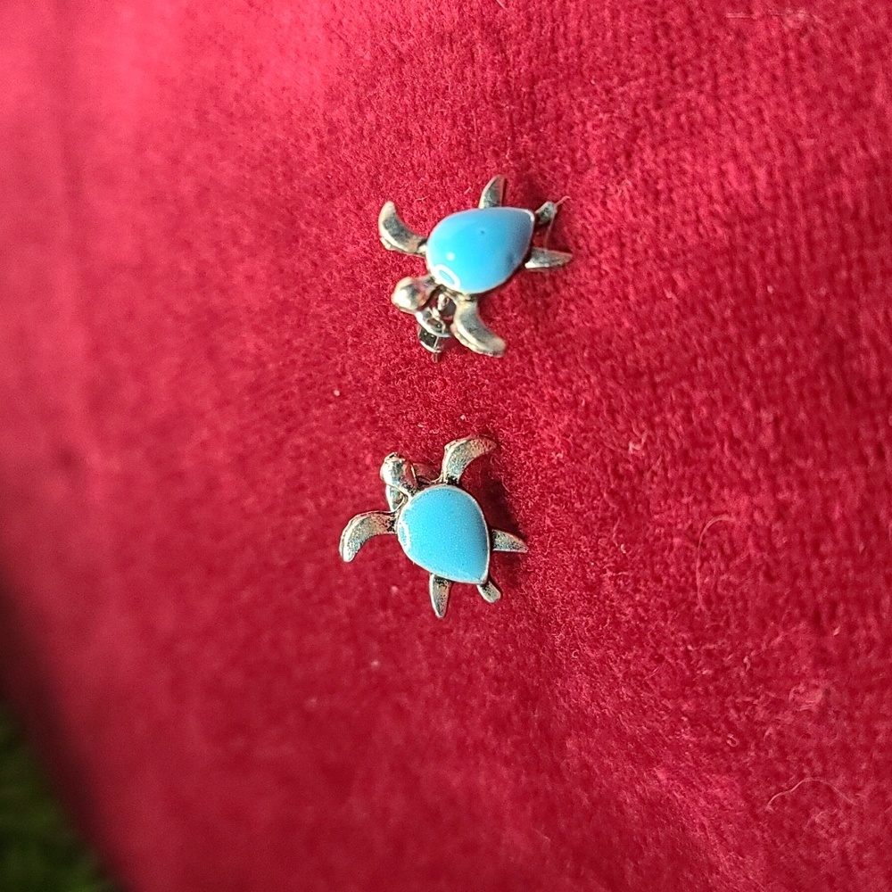 TURTLE post stud earrings silver tone & turquoise enamel NWT